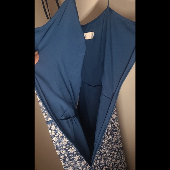 🆕️ Ali & Jay Blue & White Floral Cropped Jumpsuit - Picture 16 of 16